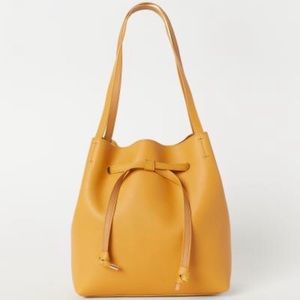 H&M Bucket Bag in Yellow
